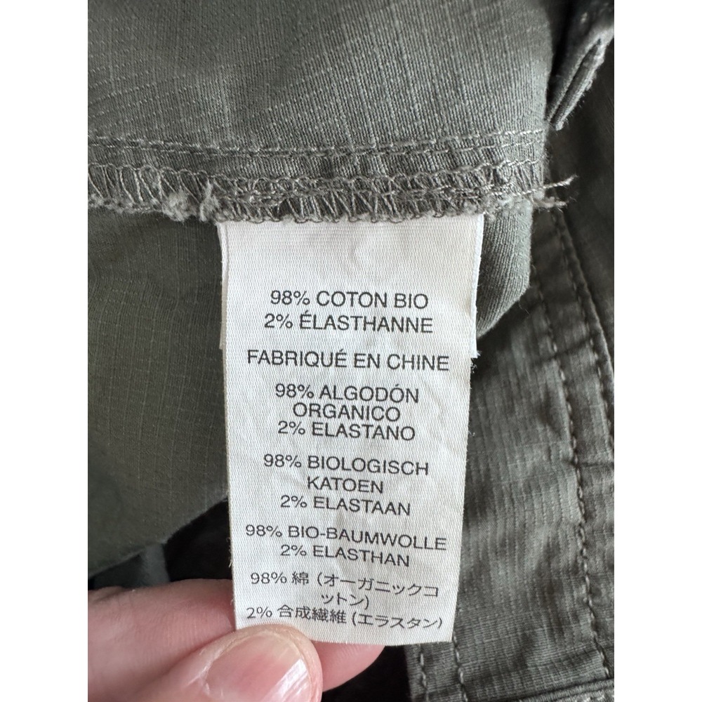 Vuori Women's Cargo Shorts - Olive Green - Picture 9 of 12